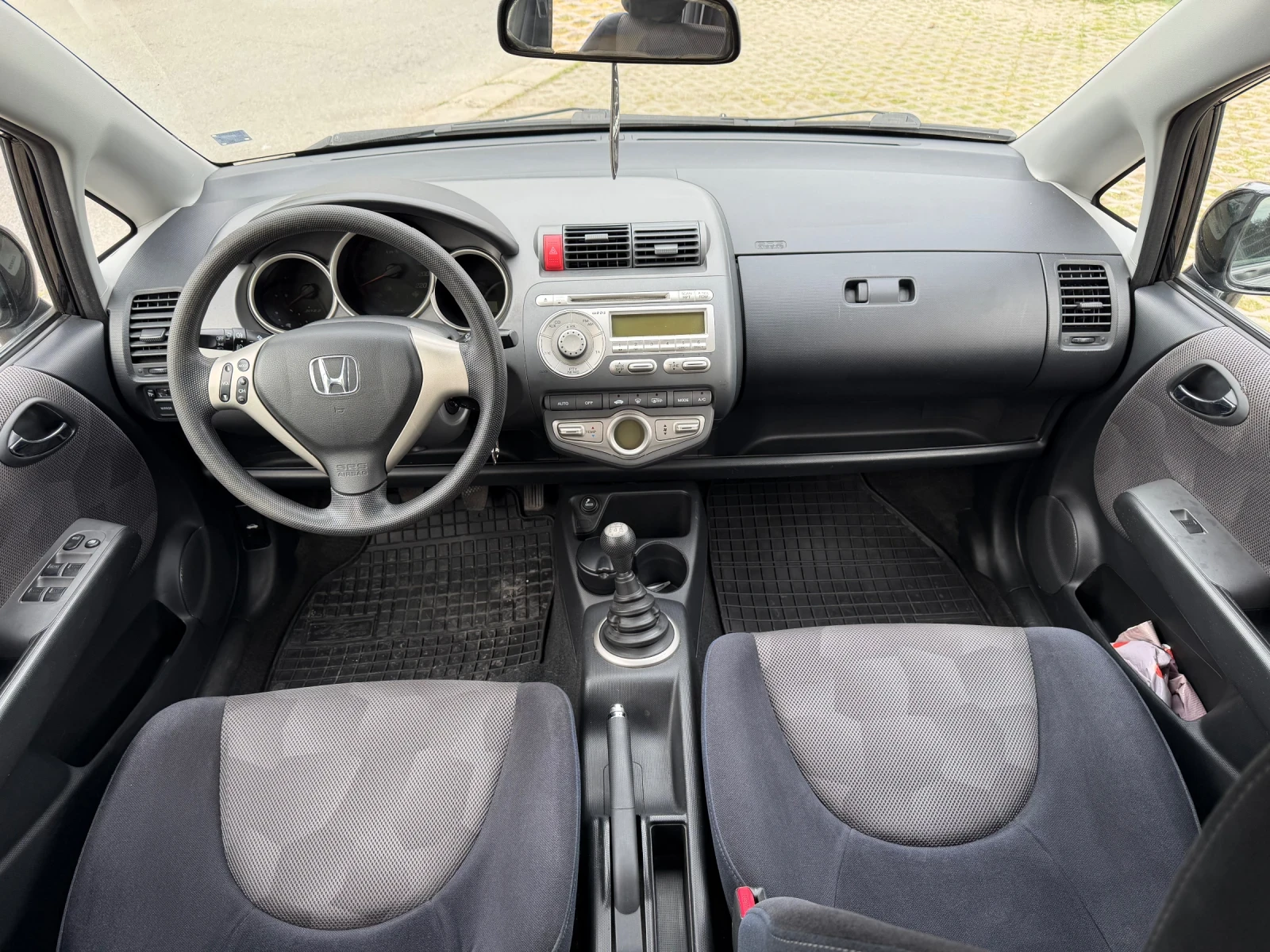 Honda Jazz 1.4 83к.с всички екстри за модела , снимка 10 - Автомобили и джипове - 54242730