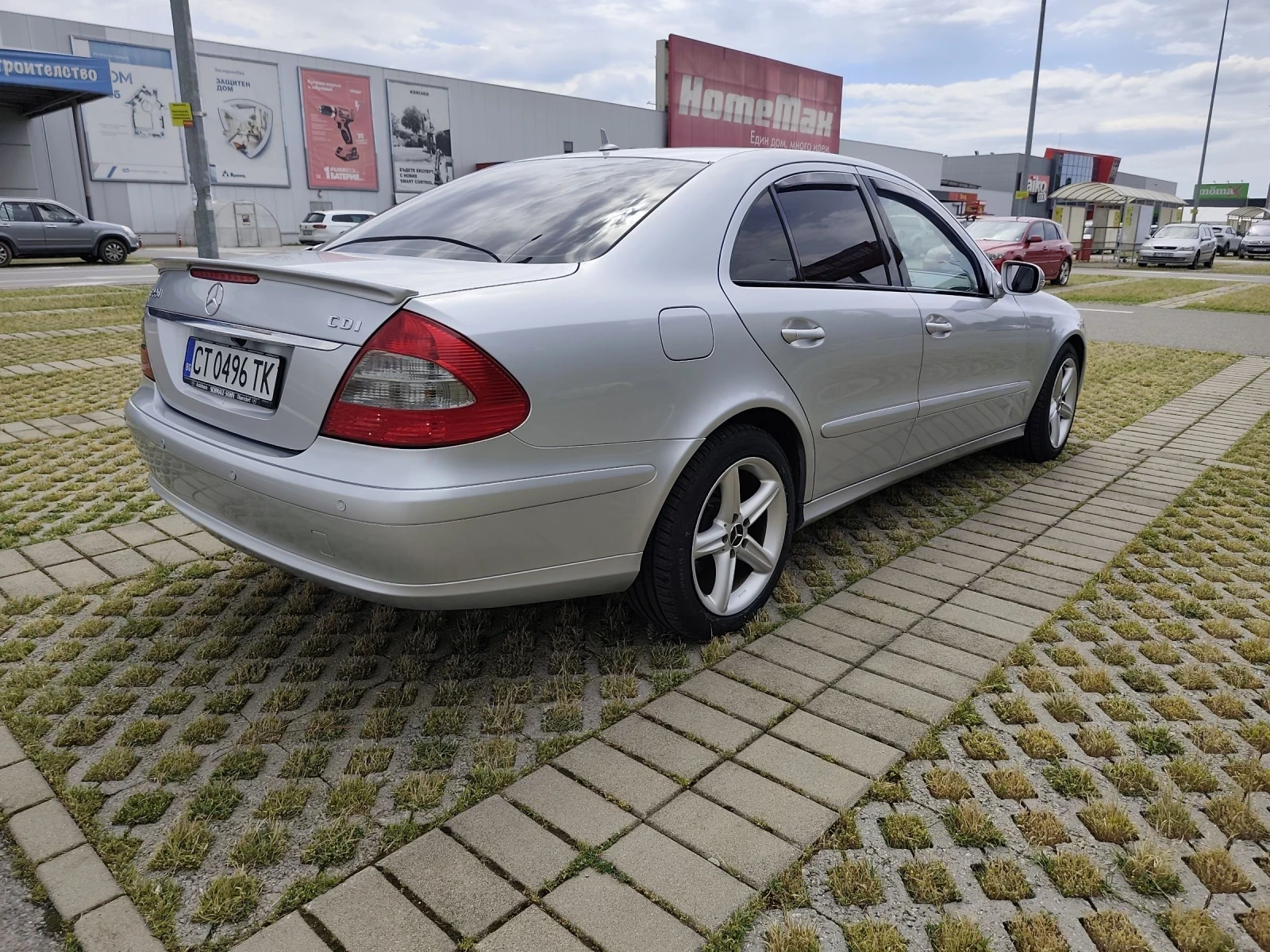 Mercedes-Benz E 220, снимка 4 - Автомобили и джипове - 54659246