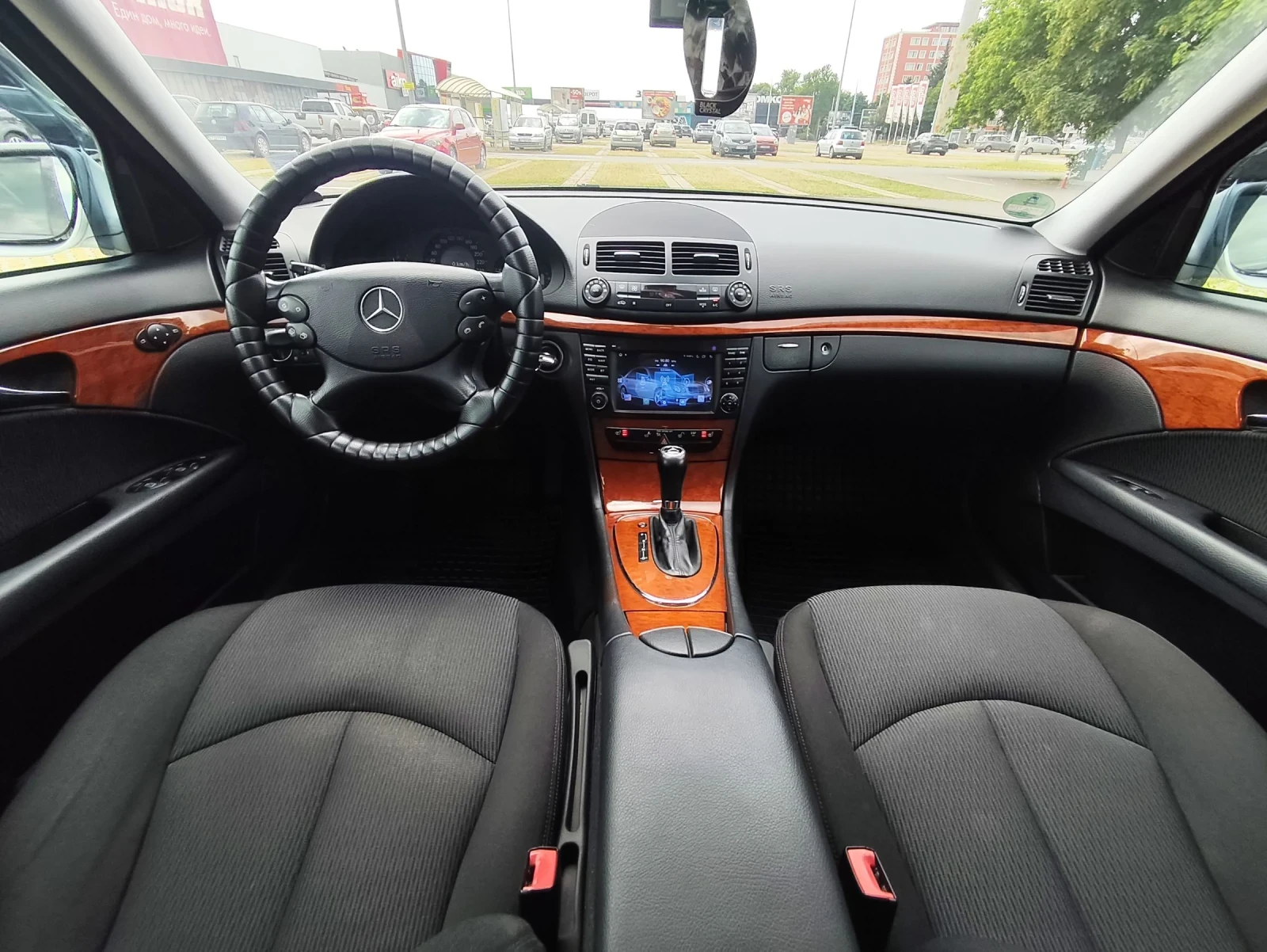 Mercedes-Benz E 220, снимка 10 - Автомобили и джипове - 54659246
