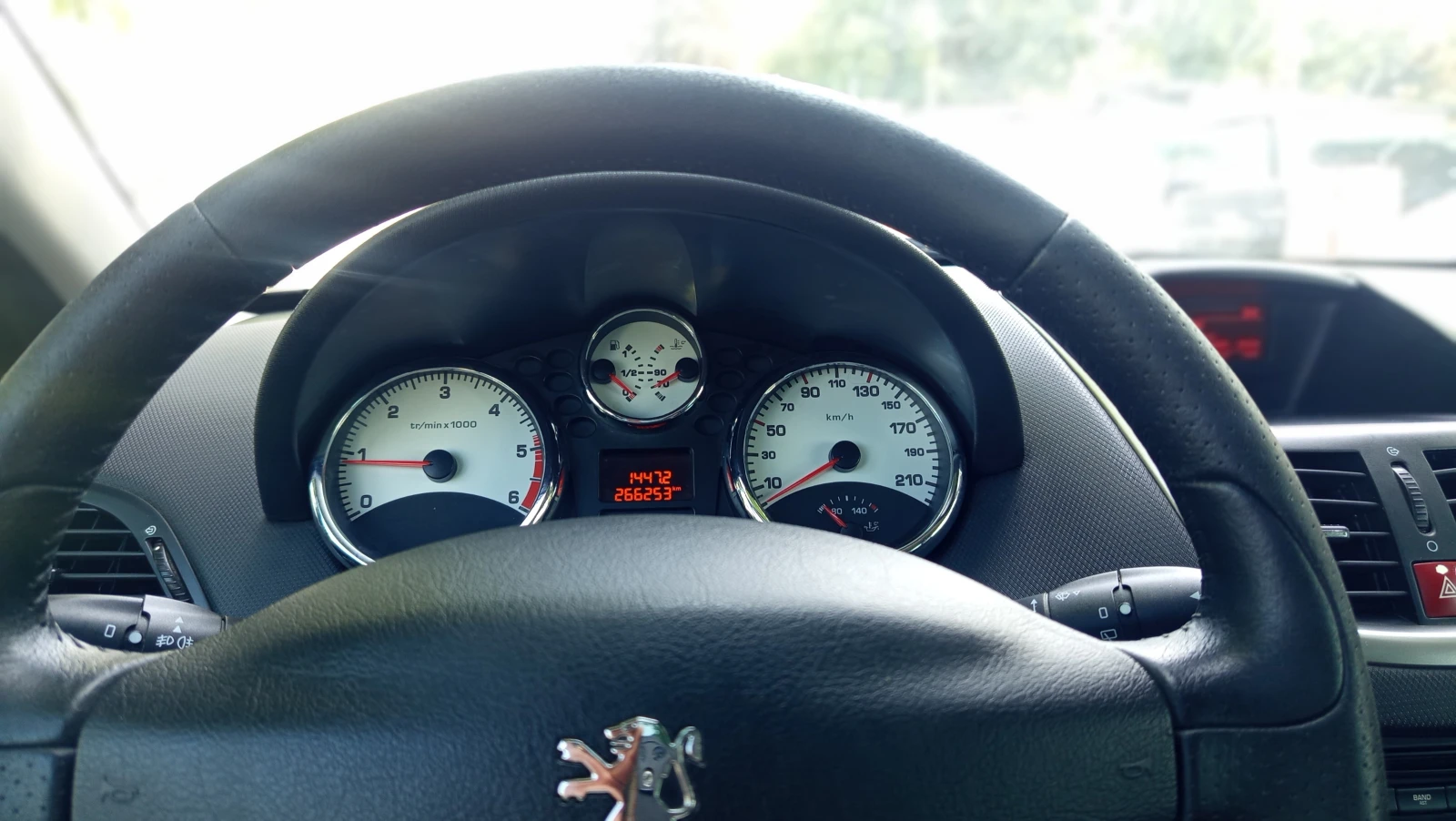 Peugeot 207 207SW PANORAMA 1.6 HDI 109PS, снимка 12 - Автомобили и джипове - 54792866