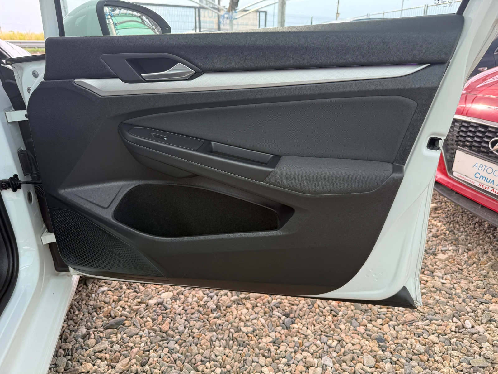 VW Golf 8 * 2.0 tdi* DSG* , снимка 15 - Автомобили и джипове - 54946967