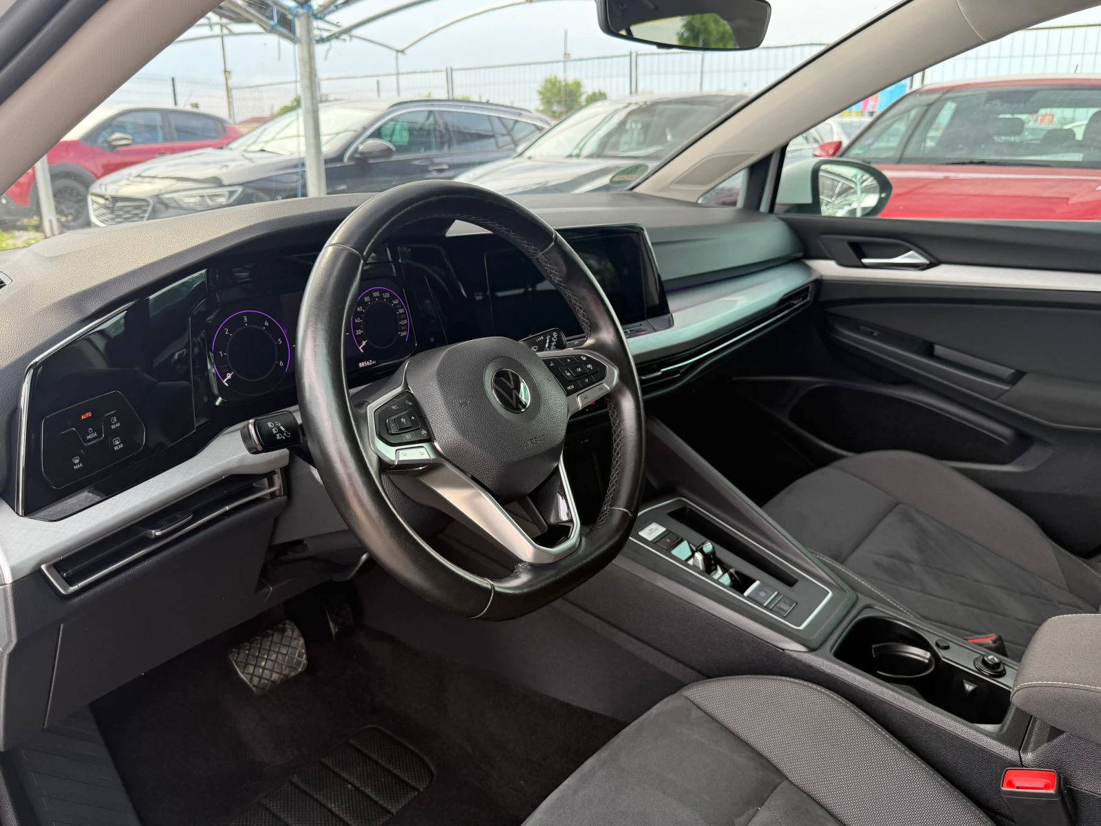 VW Golf 8 * 2.0 tdi* DSG* , снимка 9 - Автомобили и джипове - 54946967