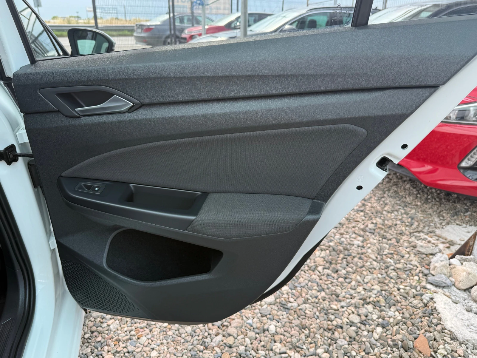 VW Golf 8 * 2.0 tdi* DSG* , снимка 13 - Автомобили и джипове - 54946967