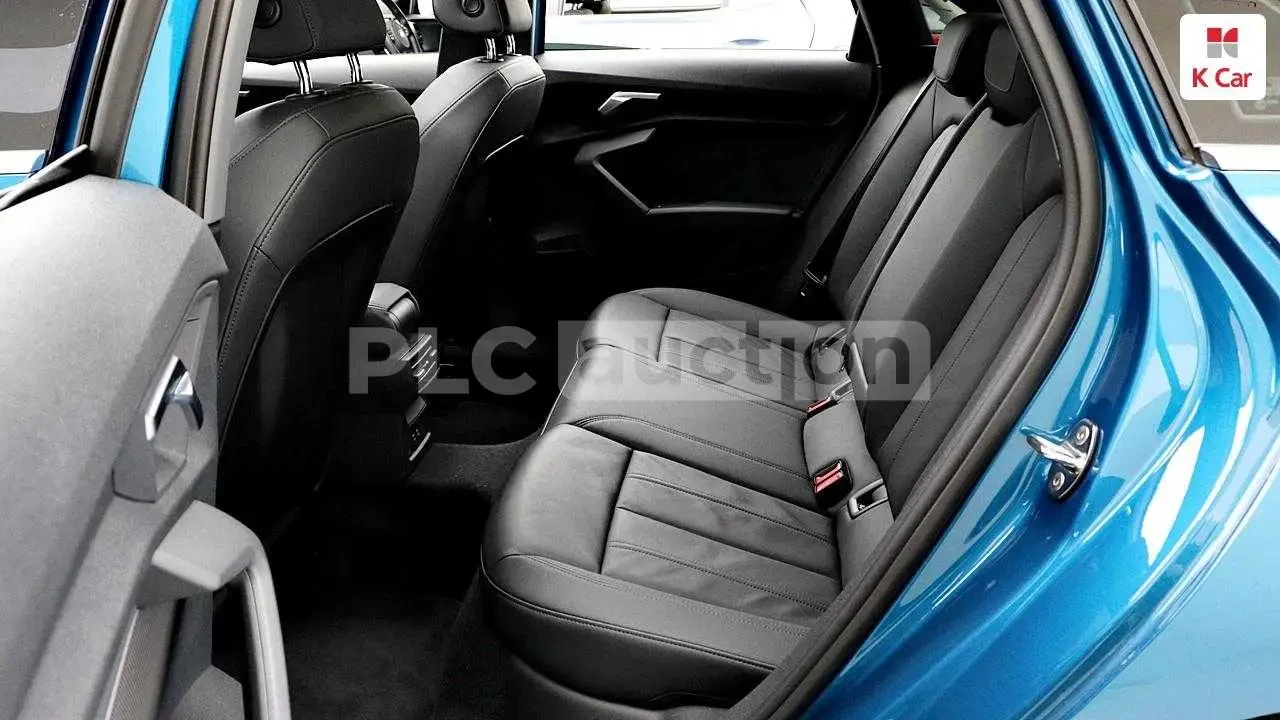 Audi A3 40TFSI| КАМЕРА| ПОДГРЕВ| PANO| ВКЛ.ТЕХНОТЕСТ, снимка 13 - Автомобили и джипове - 54997350