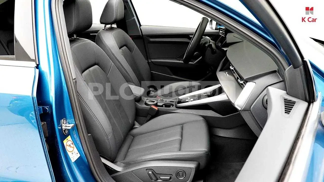 Audi A3 40TFSI| КАМЕРА| ПОДГРЕВ| PANO| ВКЛ.ТЕХНОТЕСТ, снимка 12 - Автомобили и джипове - 54997350