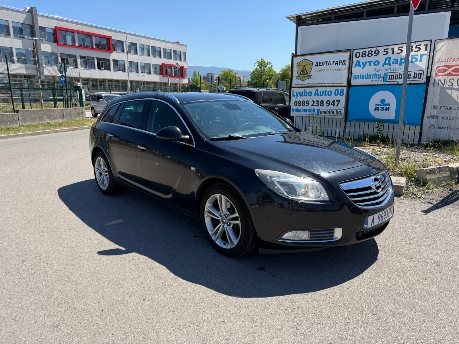 Opel Insignia Cosmo 4x4 Sport Tourer, снимка 3 - Автомобили и джипове - 55464913