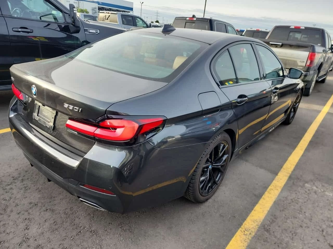 BMW 530  XDRIVE * M SPORT * FACELIFT * CARFAX * , снимка 3 - Автомобили и джипове - 56168904