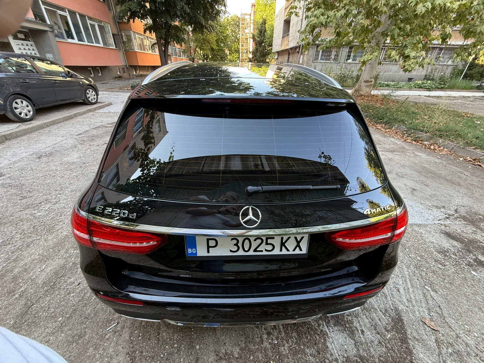 Mercedes-Benz E 220 Premium Estate, 4 Matic, AMG Line, HUD, снимка 5 - Автомобили и джипове - 56369829