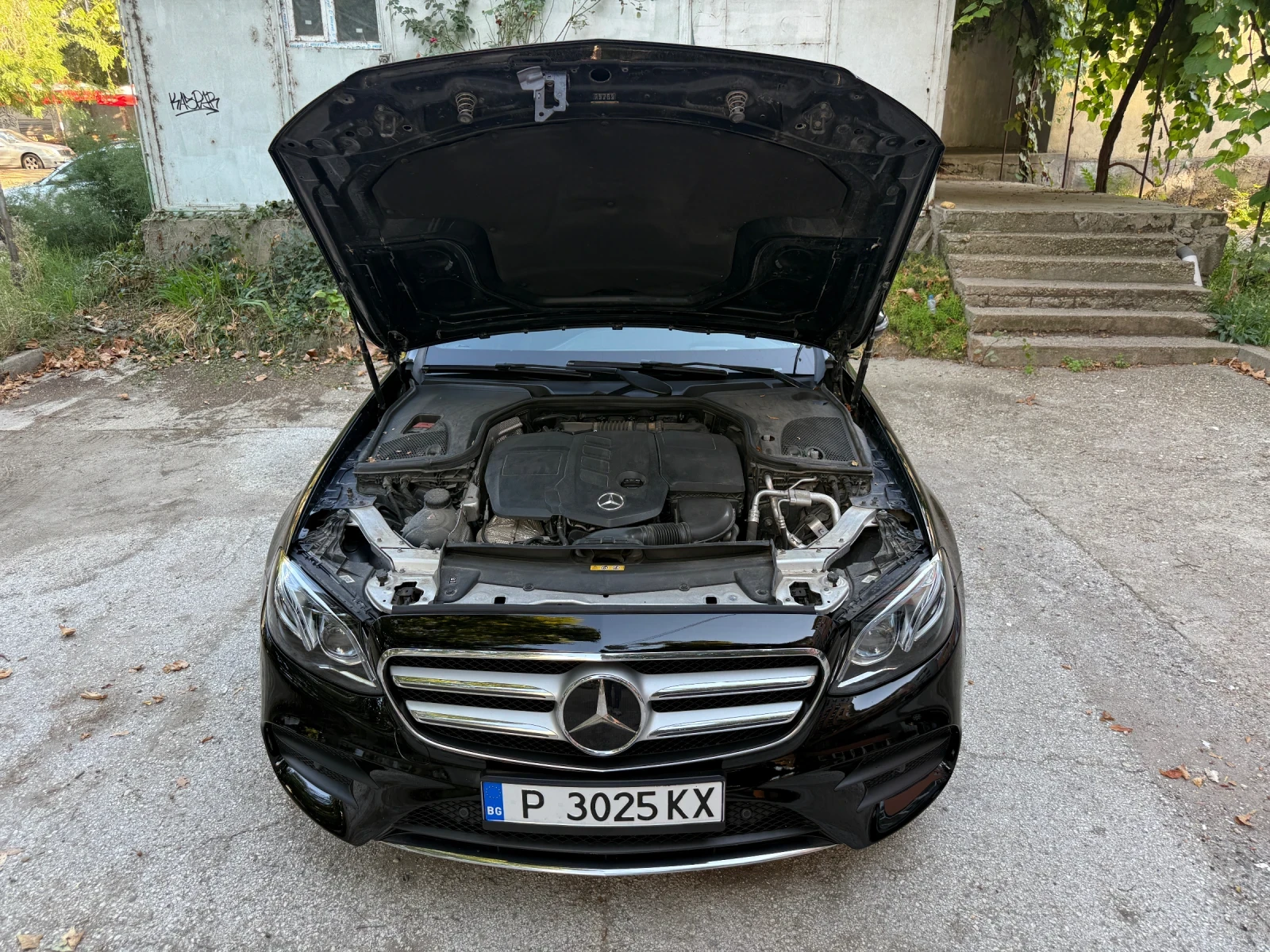 Mercedes-Benz E 220 Premium Estate, 4 Matic, AMG Line, HUD, снимка 15 - Автомобили и джипове - 56369829