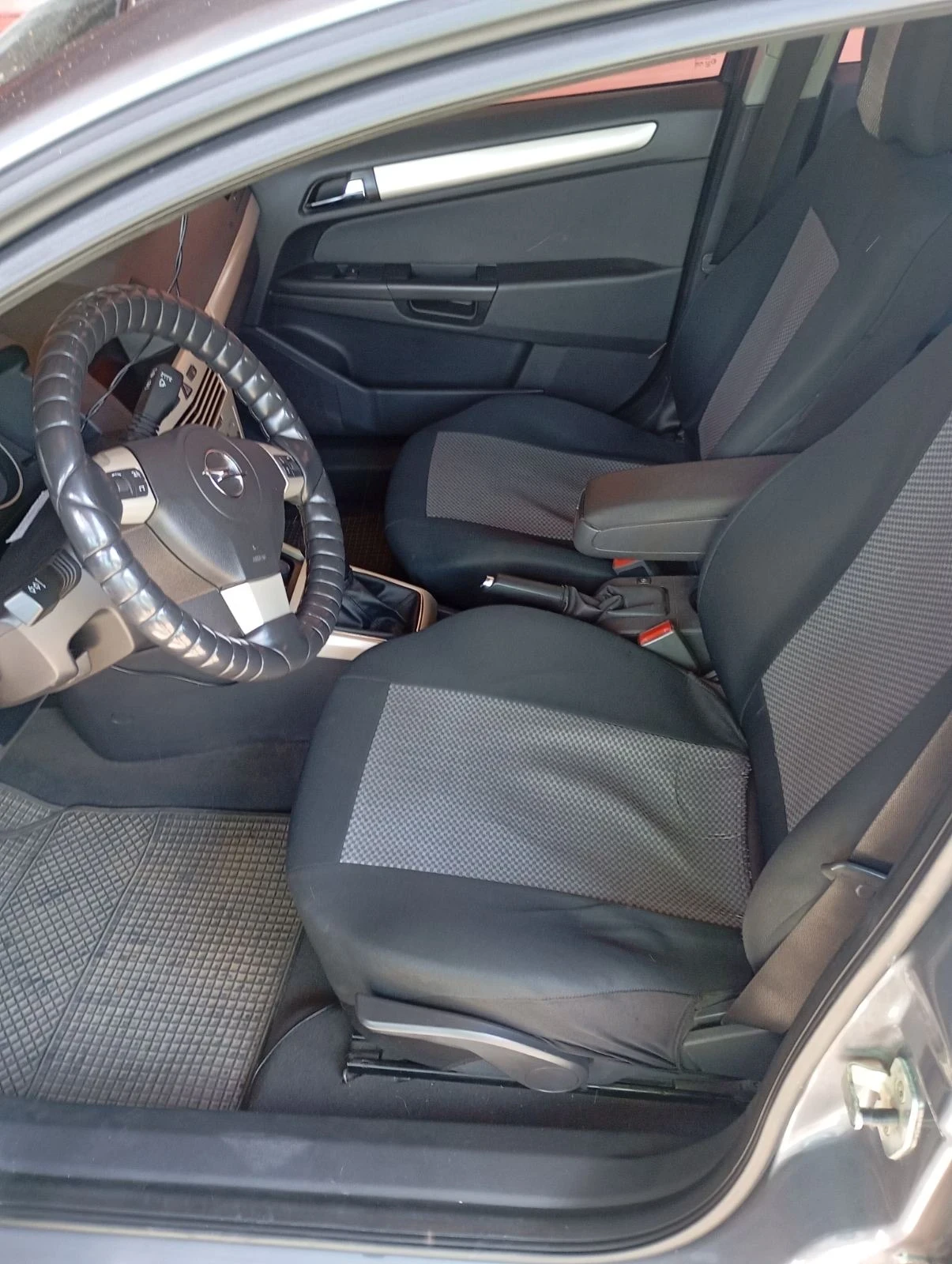 Opel Astra H 1.9CDTI, снимка 6 - Автомобили и джипове - 56407858