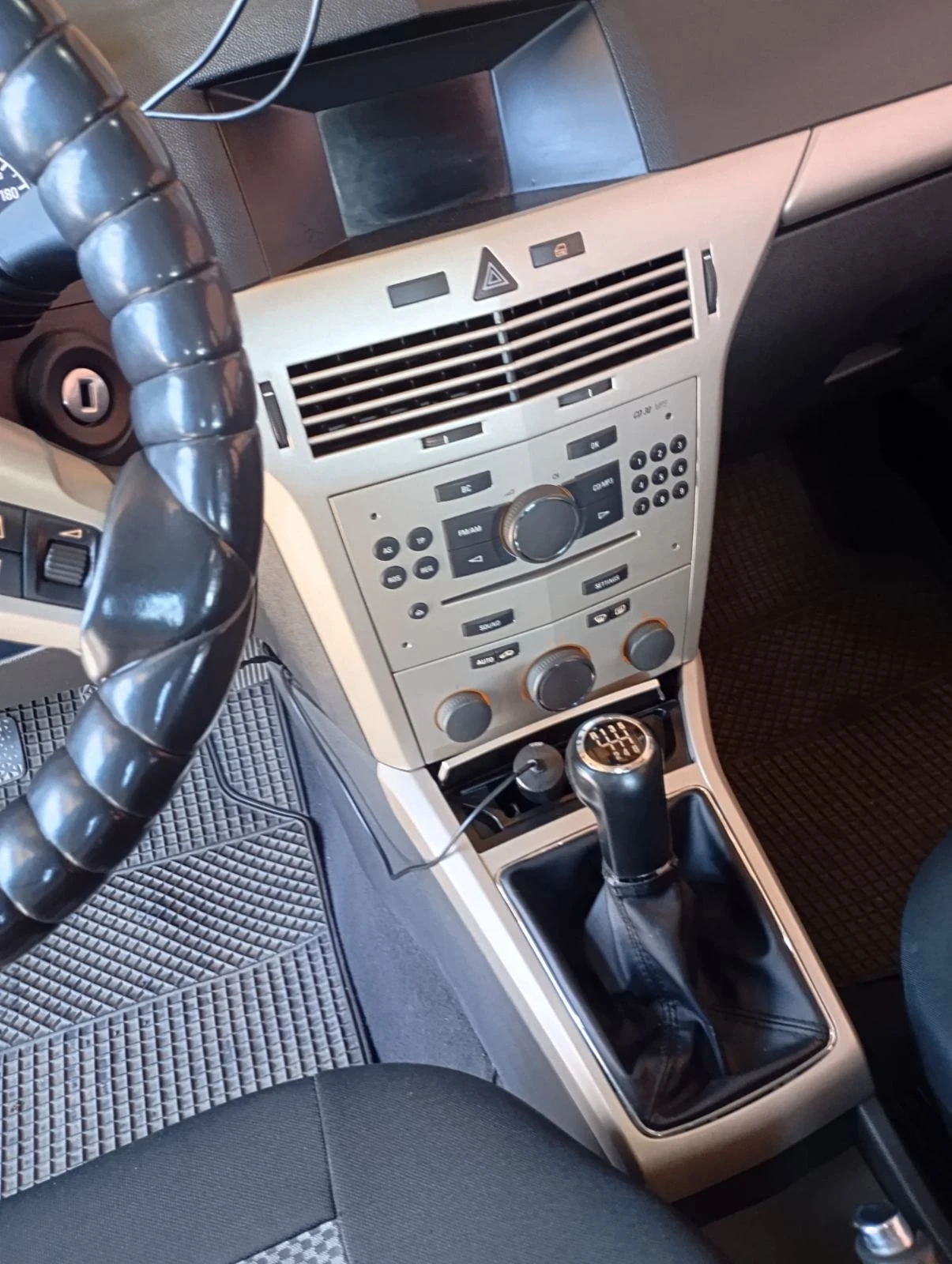 Opel Astra H 1.9CDTI, снимка 5 - Автомобили и джипове - 56407858
