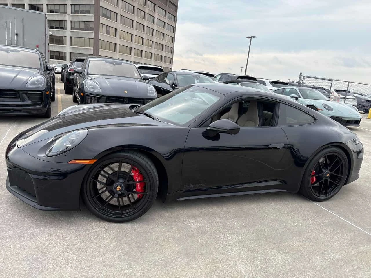 Porsche 911 Carrera GTS Coupe * CARFAX * 2 ����� | Mobile.bg � ����������� 2