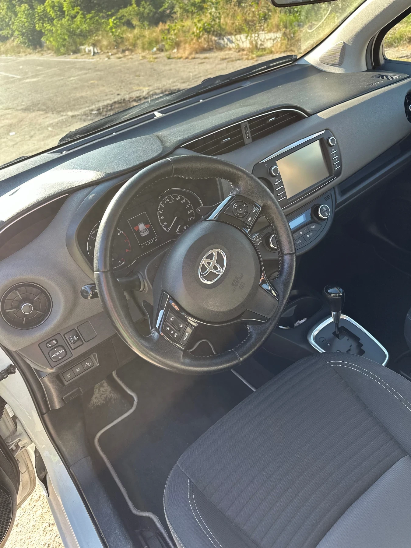 Toyota Yaris, снимка 10 - Автомобили и джипове - 56714329