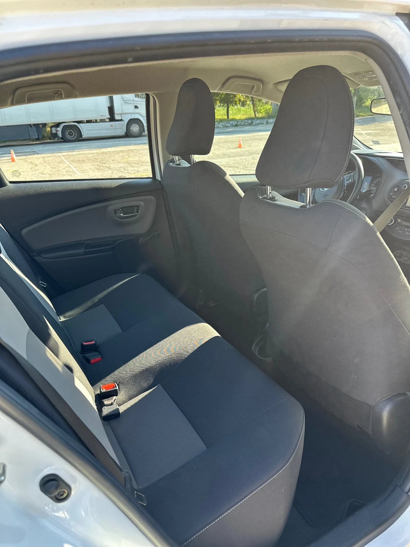 Toyota Yaris, снимка 8 - Автомобили и джипове - 56714329