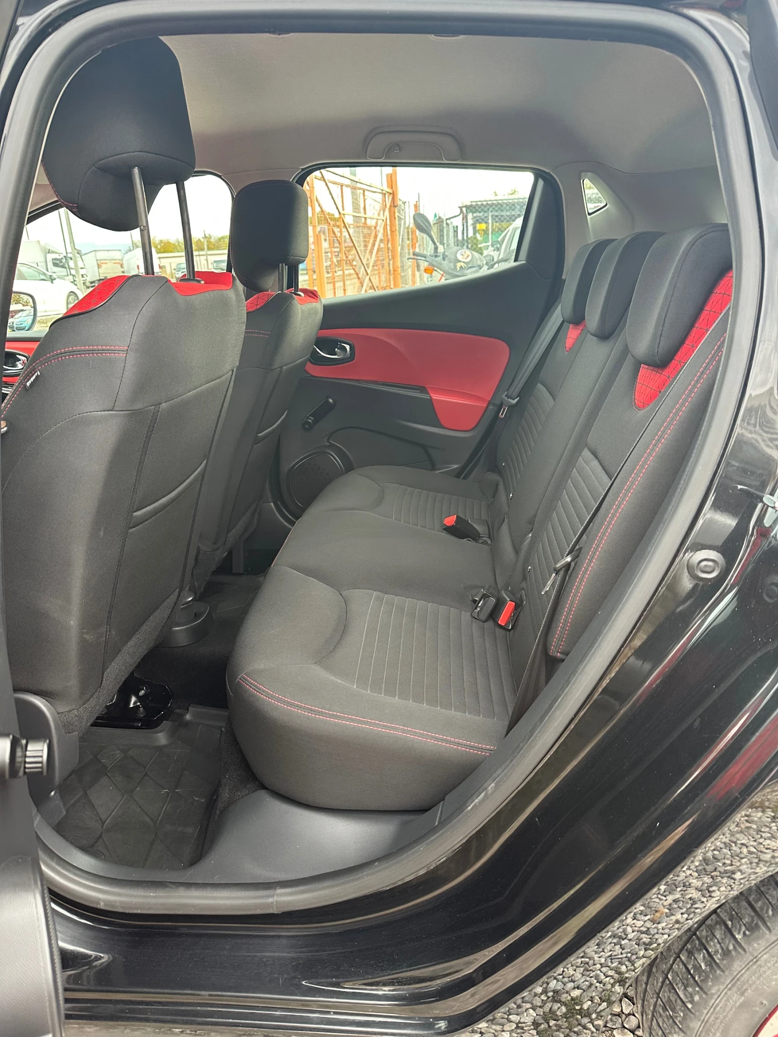 Renault Clio 1.5 dci, снимка 6 - Автомобили и джипове - 56729368