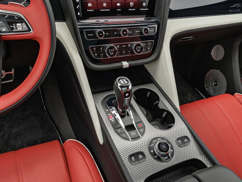 Bentley Bentayga V8/MULLINER/LONG/DUO TONE/CARBON/4 SEATS/NAIM/ TV/, снимка 12 - Автомобили и джипове - 46353591