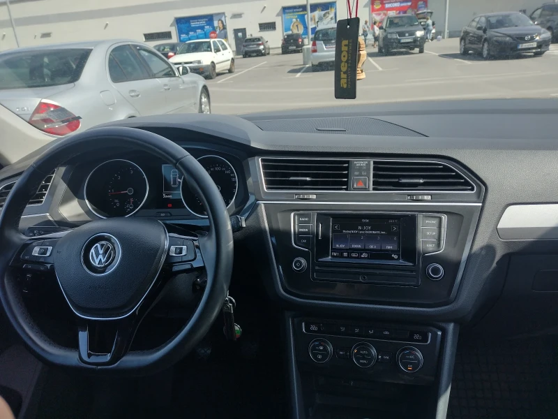 VW Tiguan 2.0 TDI, снимка 10 - Автомобили и джипове - 48998499