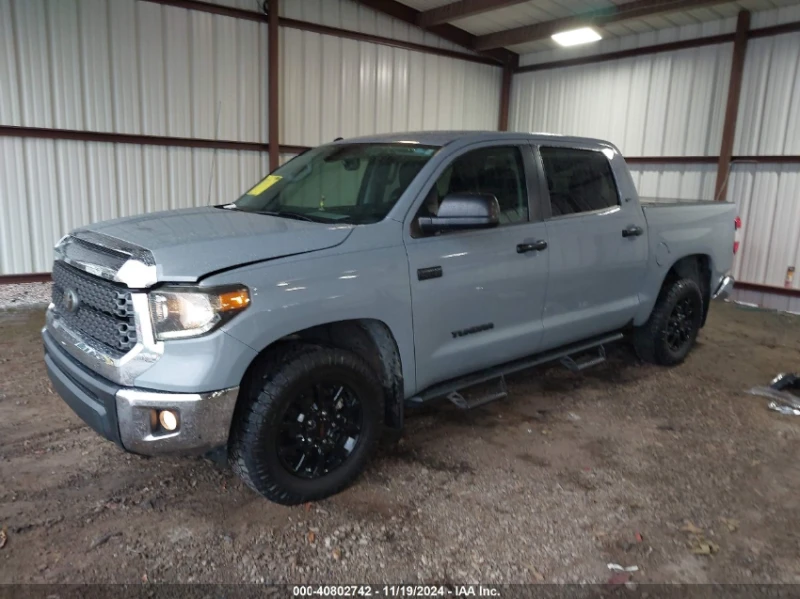 Toyota Tundra SR5 5.7 V8 , снимка 2 - Автомобили и джипове - 49268823