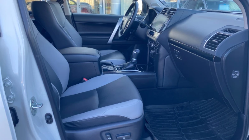 Toyota Land cruiser 150 2.8 D Black Edition, снимка 13 - Автомобили и джипове - 52846605