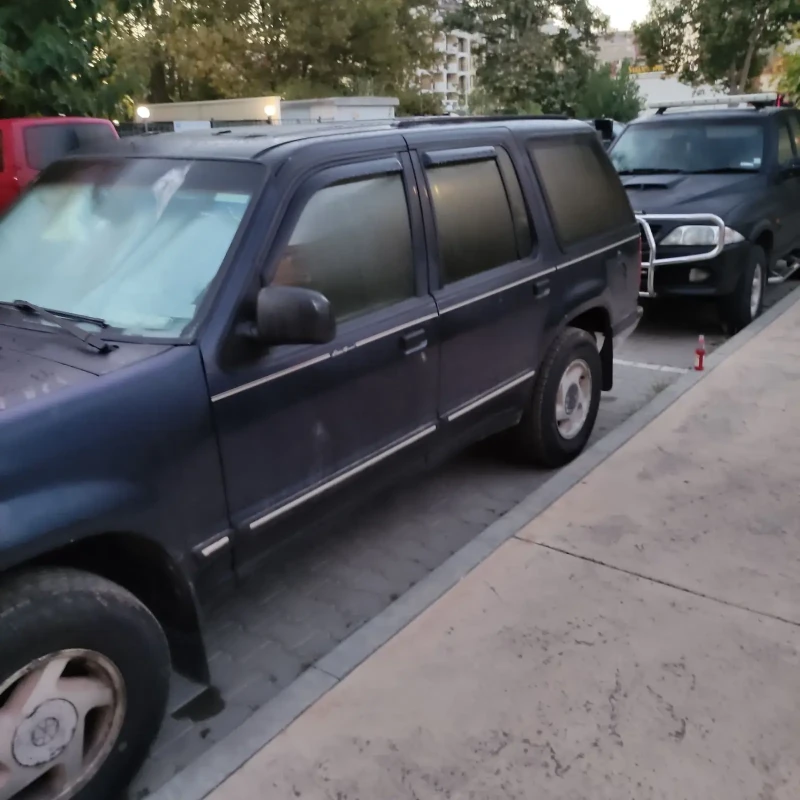 Ford Explorer Първа серия 1991 година, снимка 2 - Автомобили и джипове - 52898585