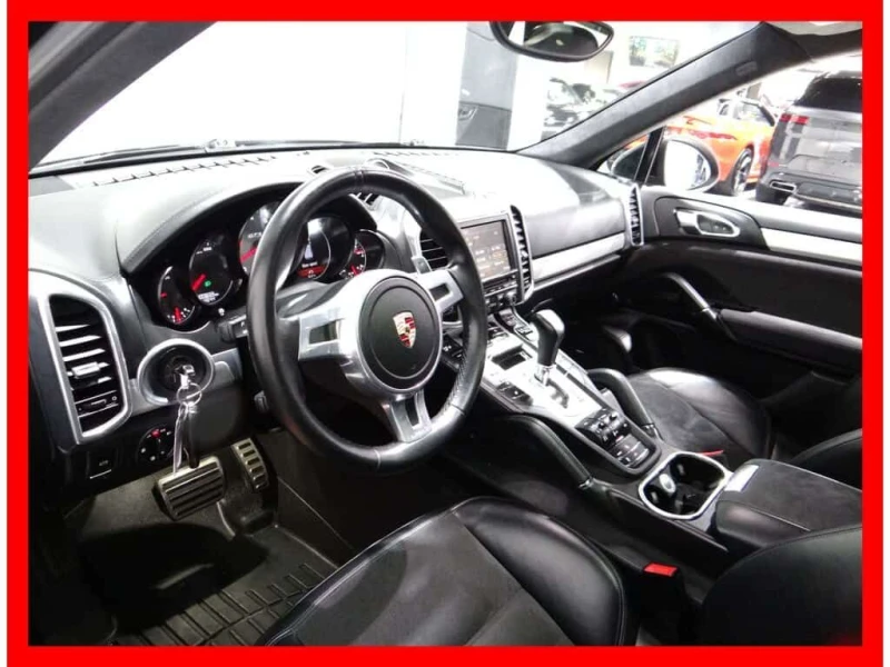 Porsche Cayenne * GTS AWD * NAVI/LEATHER/PANO ROOF/BLUETOOTH/LOADE, снимка 9 - Автомобили и джипове - 53540706