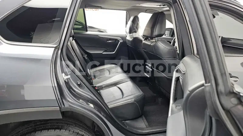 Toyota Rav4 LANE ASSIST* BLIND SPOT* КАМЕРА* ПОДГРЕВИ* , снимка 12 - Автомобили и джипове - 54133704