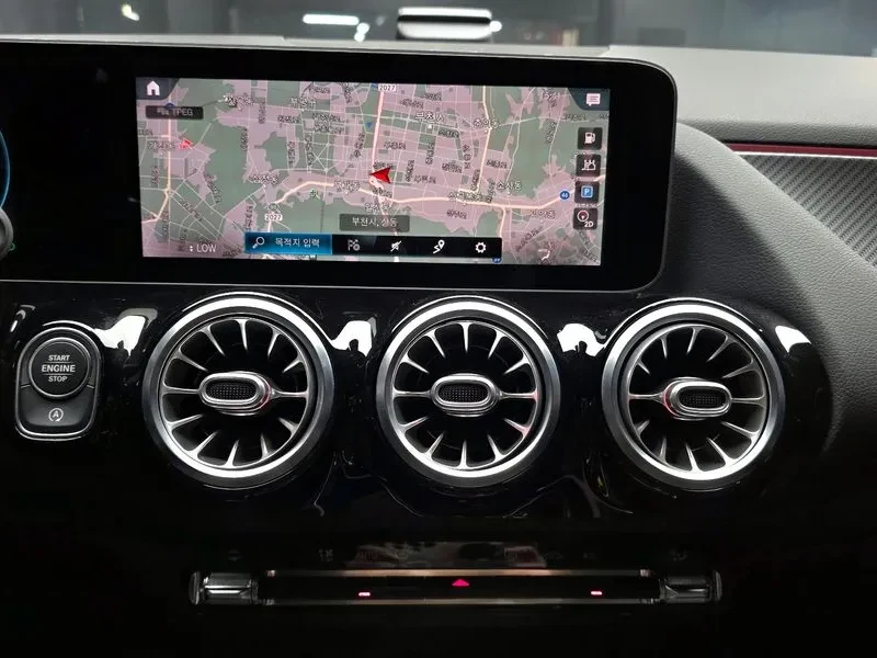 Mercedes-Benz GLA 250 4Matic, снимка 14 - Автомобили и джипове - 55717104