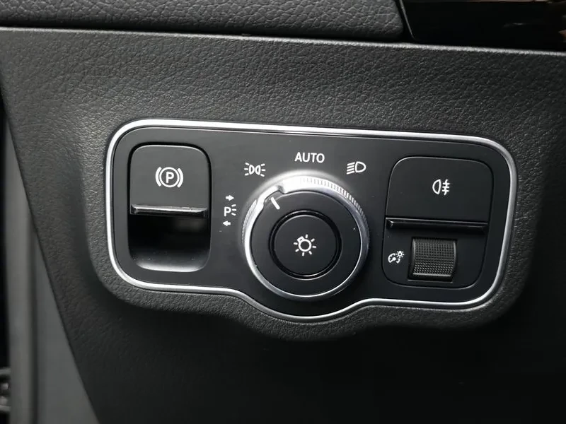 Mercedes-Benz GLA 250 4Matic, снимка 16 - Автомобили и джипове - 55717104