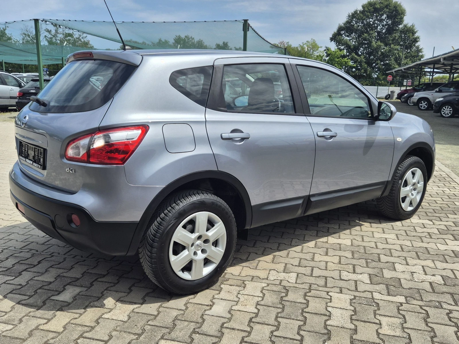 Nissan Qashqai 2.0 диз 4х4 150к.с. - изображение 7