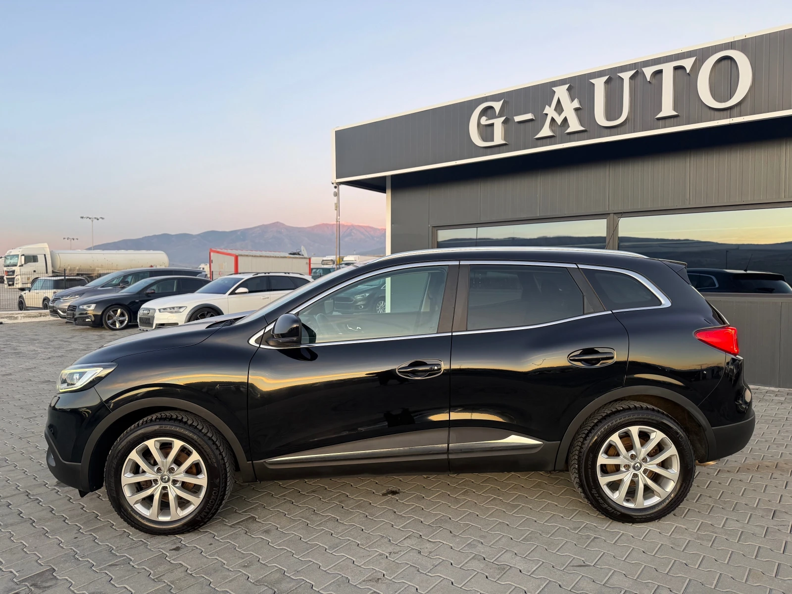 Renault Kadjar 1.5dci Avtomat  Собствен лизинг !!! - изображение 8