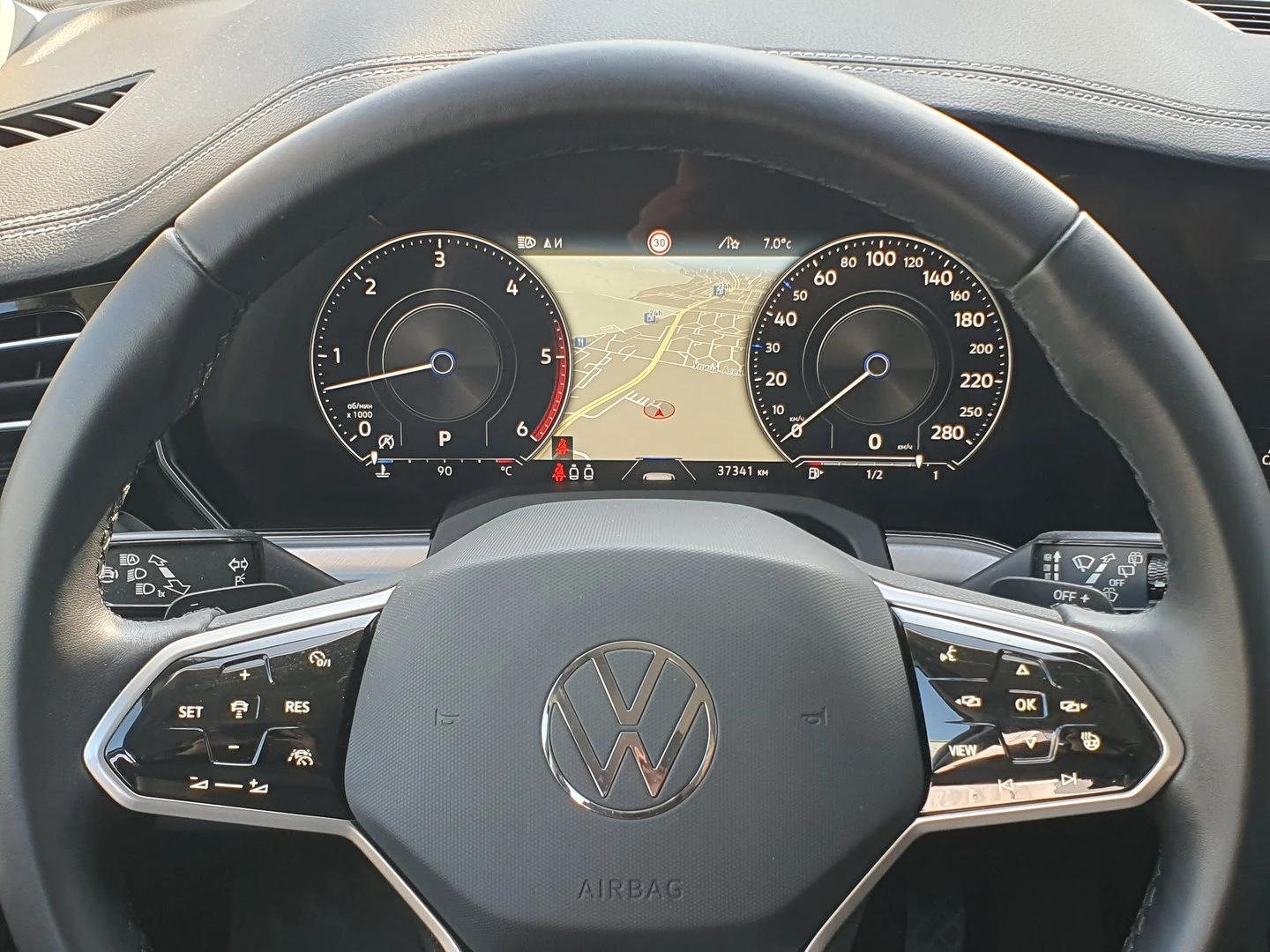 VW Touareg, снимка 17 - Автомобили и джипове - 54682050
