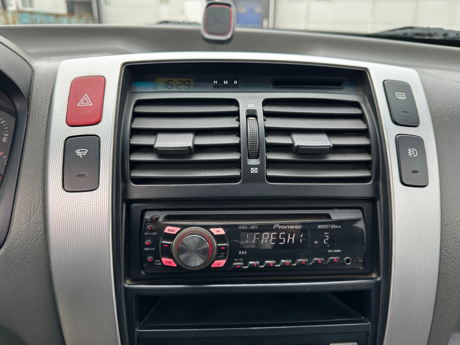 Hyundai Tucson 2, 0 дизел/Кожа, снимка 14 - Автомобили и джипове - 54291107