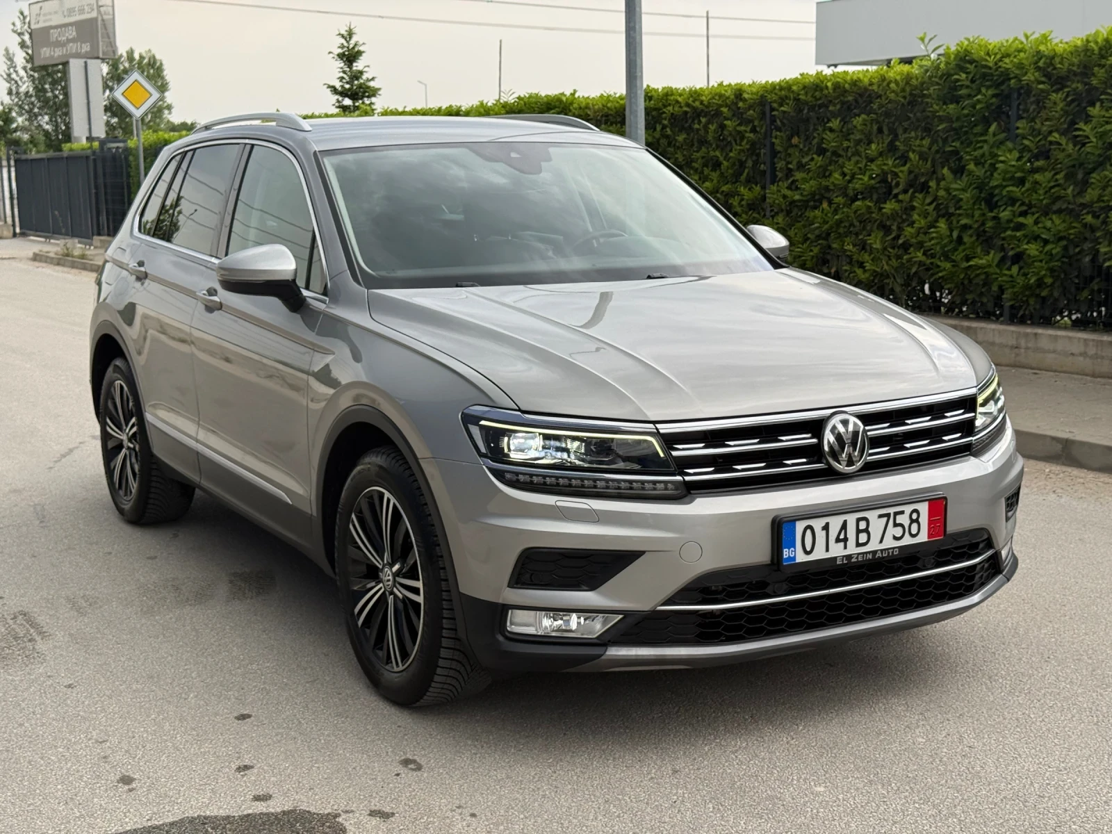 VW Tiguan 2.0 TDI STYLE/DSG/DIGITAL COCKPIT/DISTRONIC/LED, снимка 3 - Автомобили и джипове - 54753200