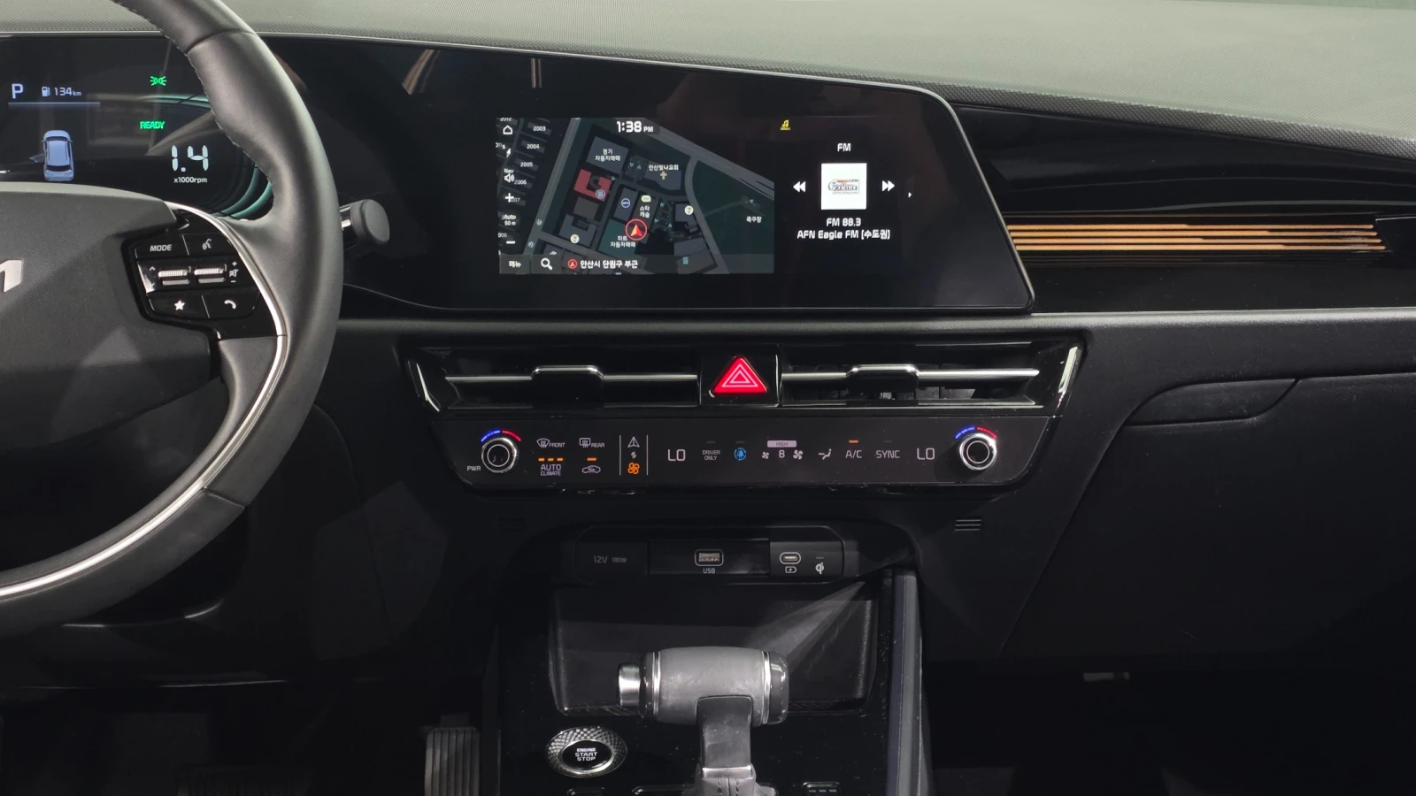 Kia Niro Hybrid Prestige | Адаптивен круиз | Обдухване, снимка 17 - Автомобили и джипове - 55546547