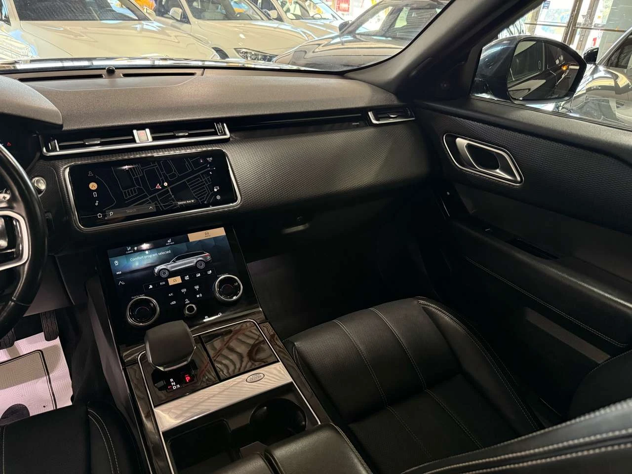 Land Rover Range Rover Velar P250 S, снимка 10 - Автомобили и джипове - 56706732