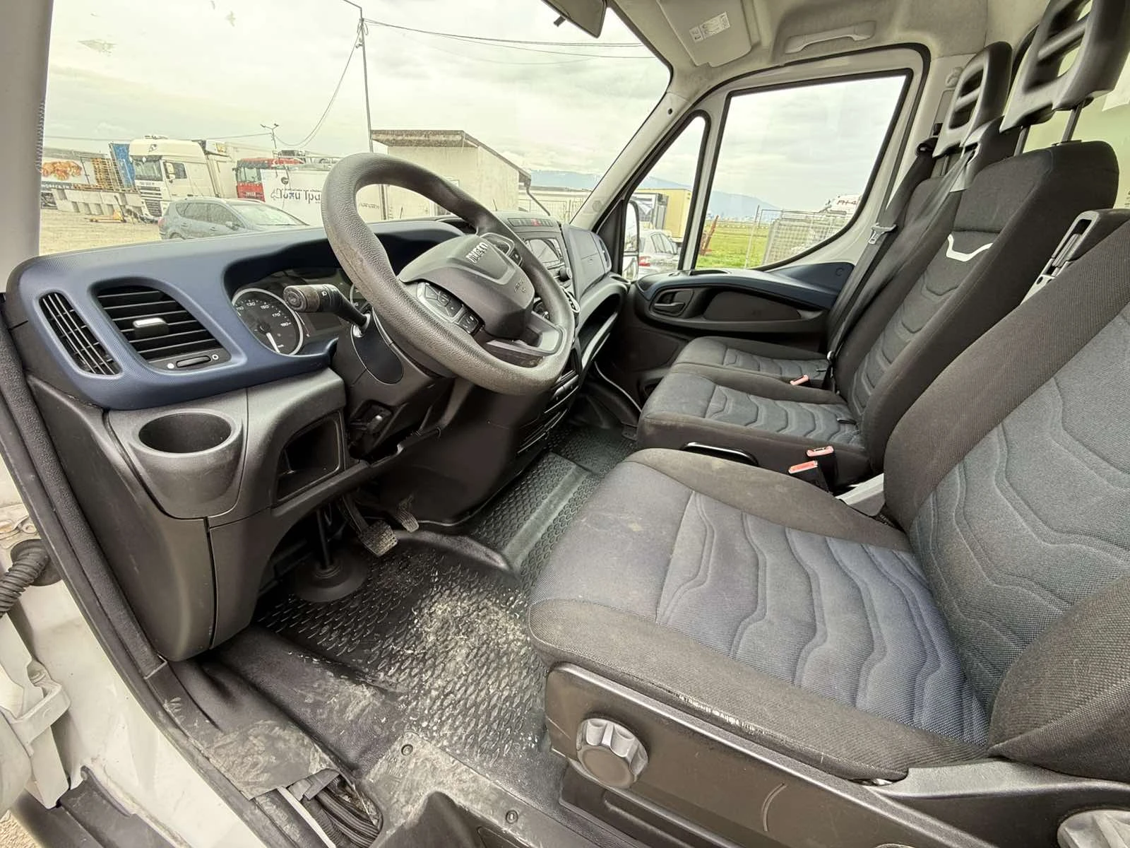 Iveco Daily 35-140 Himatic, снимка 11 - Бусове и автобуси - 54215971