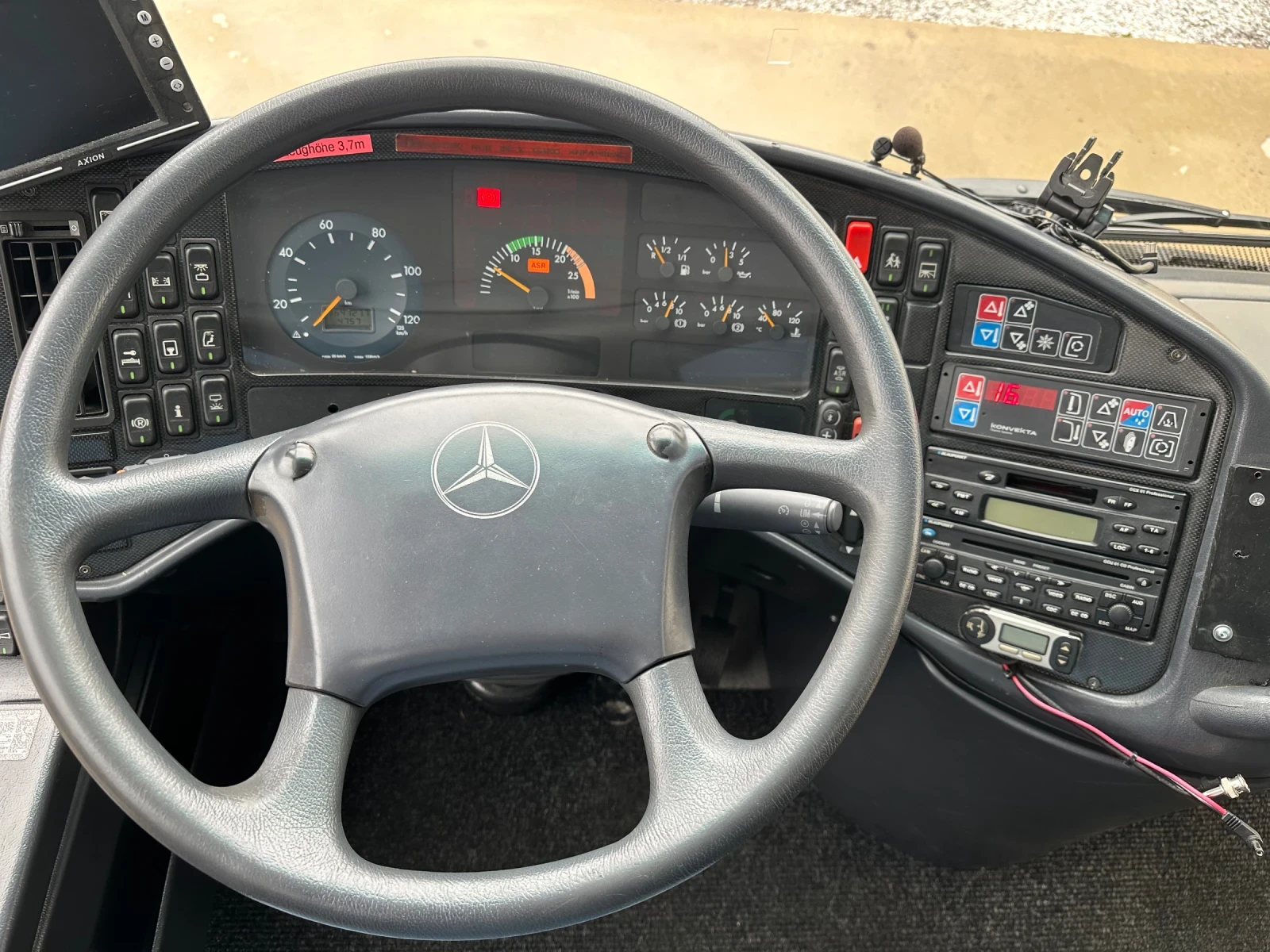 Mercedes-Benz Tourismo O 350 RHD, снимка 14 - Бусове и автобуси - 55087211