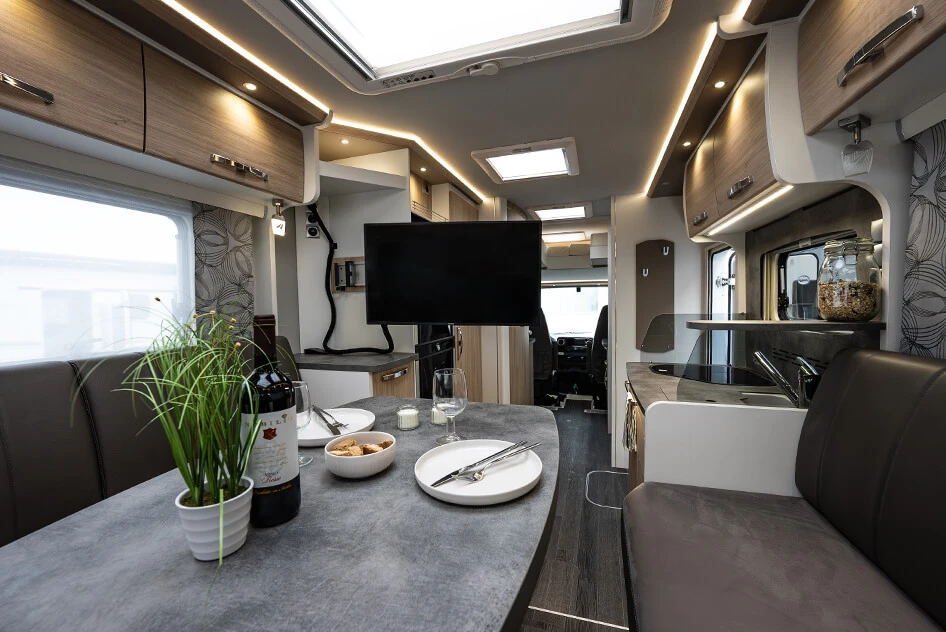 Кемпер Frankia PLATIN 190к.с. Mercedes ALDE 420Ah СОЛАР 2026, снимка 4 - Каравани и кемпери - 54042741