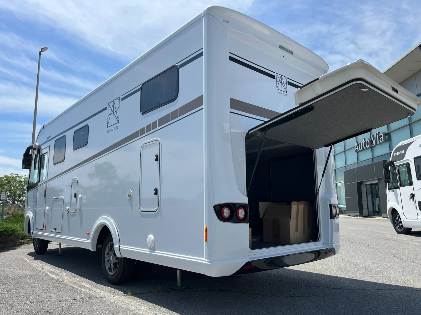 Кемпер Frankia PLATIN 190к.с. Mercedes ALDE 420Ah СОЛАР 2026, снимка 2 - Каравани и кемпери - 54042741