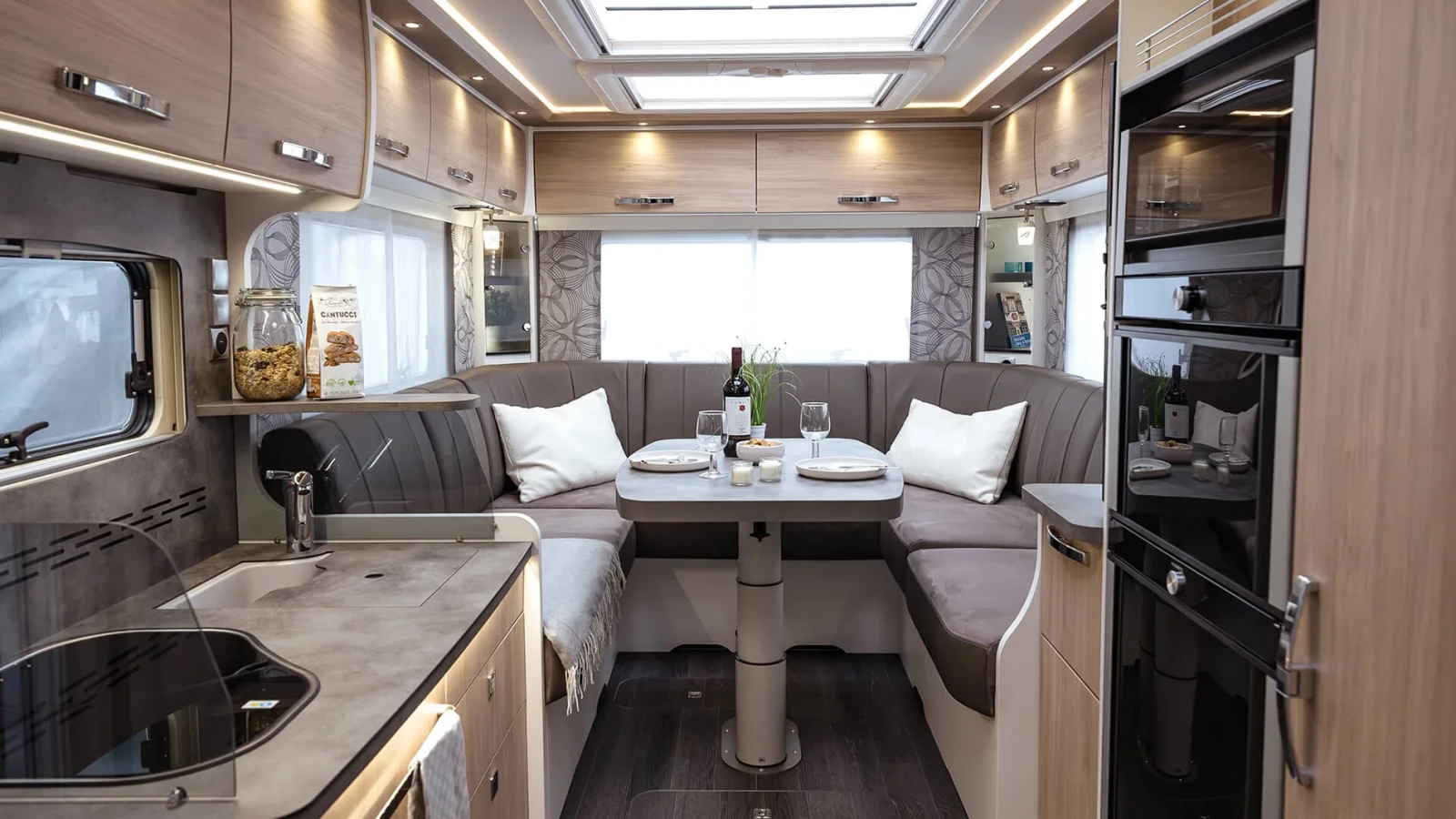 Кемпер Frankia PLATIN 190к.с. Mercedes ALDE 420Ah СОЛАР 2026, снимка 5 - Каравани и кемпери - 54042741