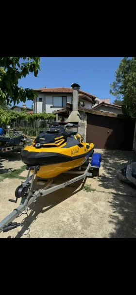 ����� �� �������� �� ���� Bombardier Sea Doo RXT-X-RS 300