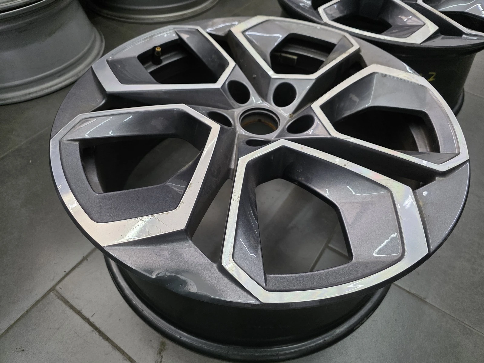 Джанти за Skoda, снимка 4 - Гуми и джанти - 56687785