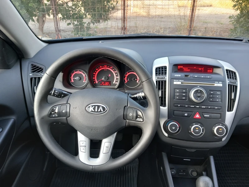 Kia Ceed 1.4i Клима Face, снимка 16 - Автомобили и джипове - 46947657