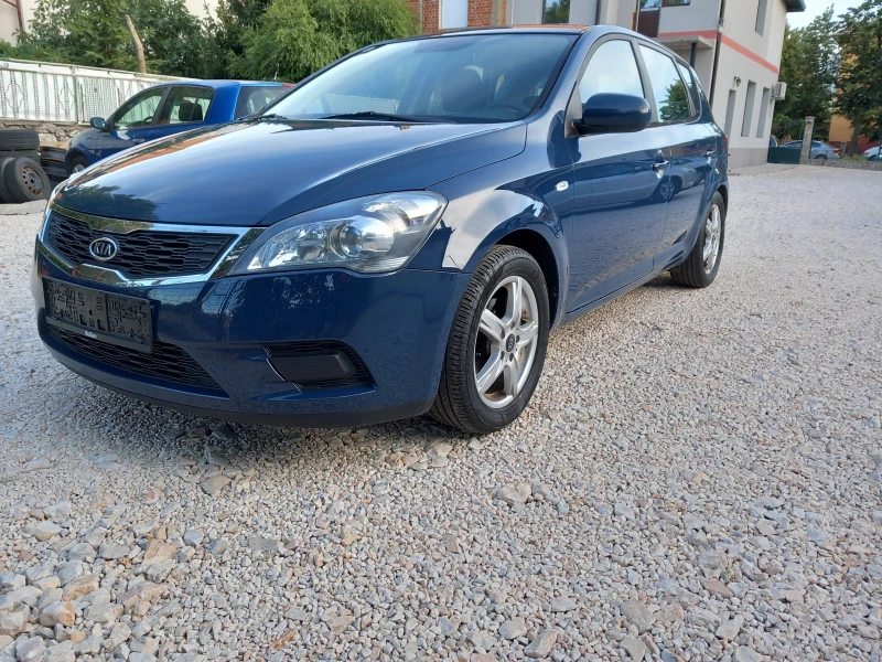 Kia Ceed 1.4i Клима Face, снимка 8 - Автомобили и джипове - 46947657