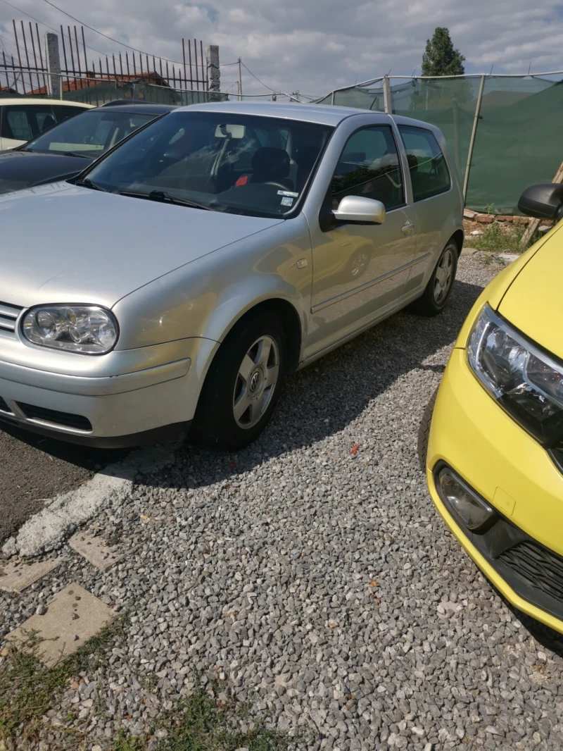 VW Golf 1.6, снимка 2 - Автомобили и джипове - 47106625