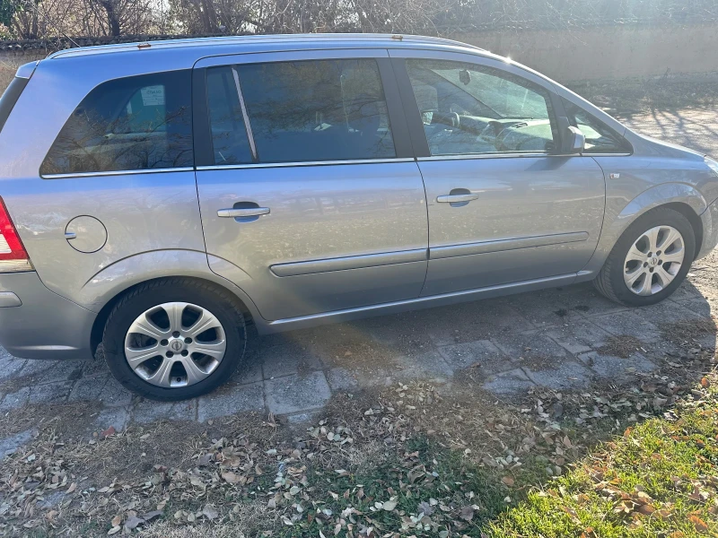 Opel Zafira, снимка 3 - Автомобили и джипове - 48313409