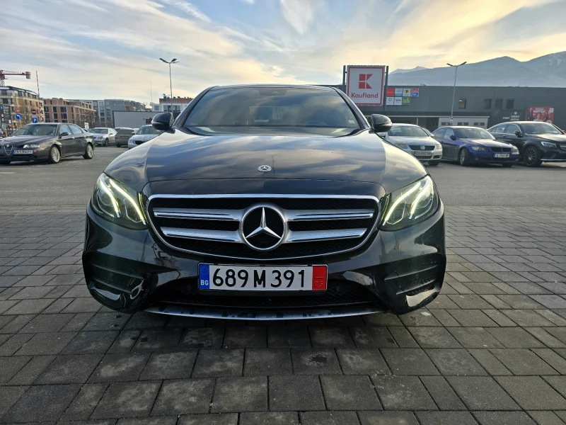 Mercedes-Benz E 220 AMG/DIGIATL/CAM/AMBI/CAR PLAY/ПОДГРЕВ, снимка 1 - Автомобили и джипове - 48457836