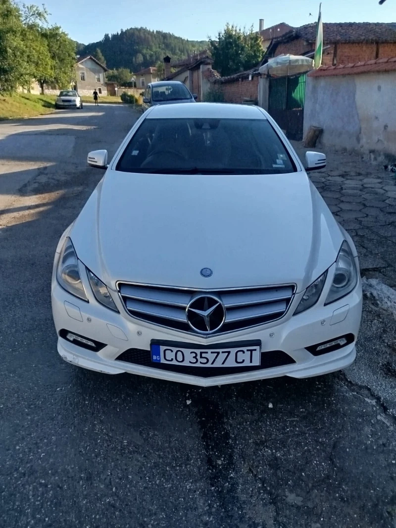 Mercedes-Benz E 350 Десен волан!, снимка 2 - Автомобили и джипове - 50936128