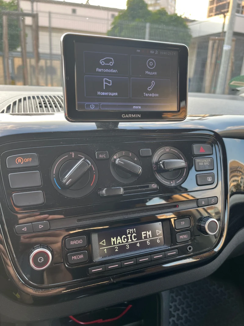 VW Up 1.0 Метан CNG, снимка 7 - Автомобили и джипове - 52647361