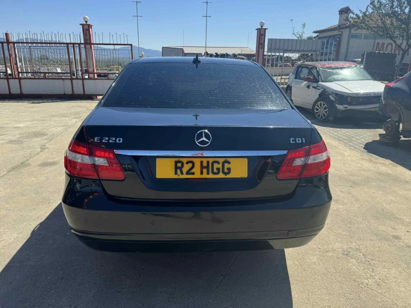 Mercedes-Benz E 220 CDI, снимка 4 - Автомобили и джипове - 51510726